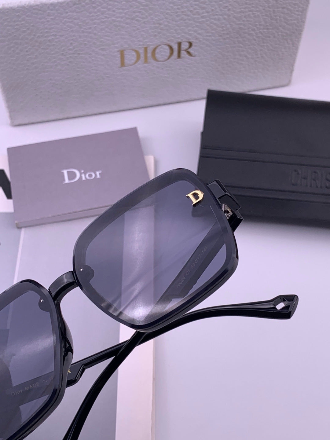 Dior D47002 Fashion Blue Lens Sunglasses for Men & Women - 371962 - detail image 6