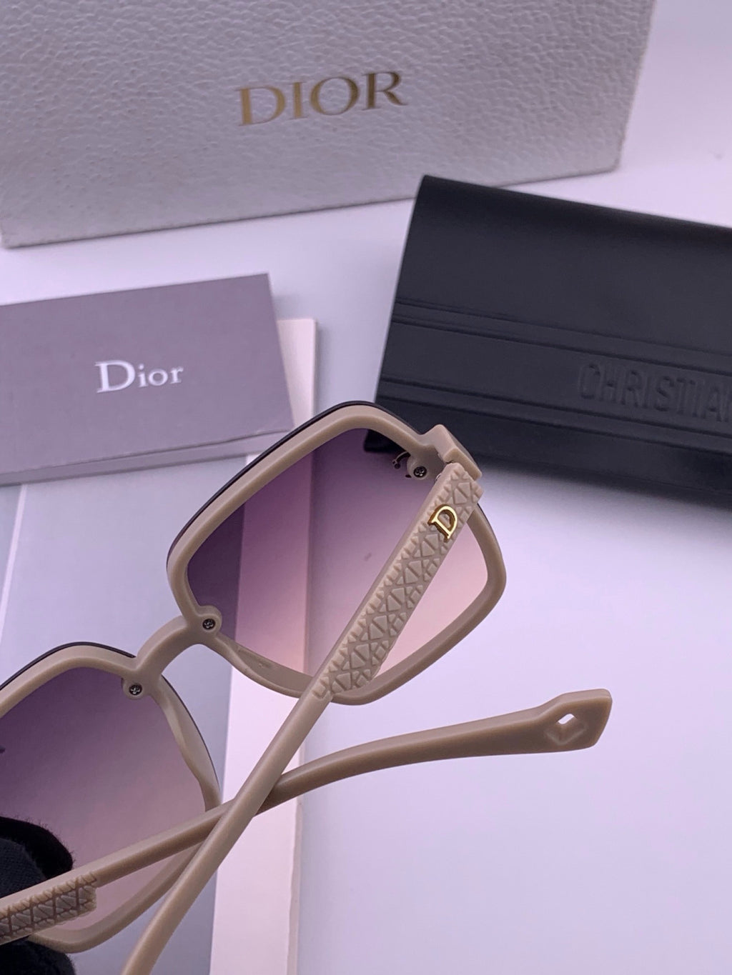 Dior D47002 Fashion Purple Lens Sunglasses for Men & Women - 371963 - detail image 4