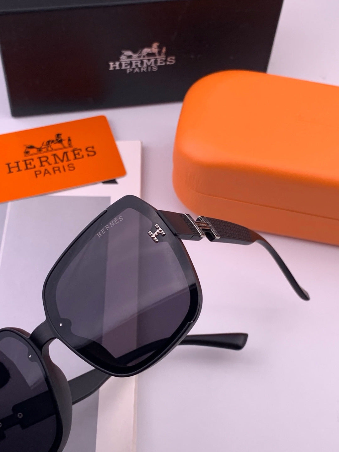 Hermès H8303 Square Black Lens Sunglasses for Men & Women - 372645 - detail image 3
