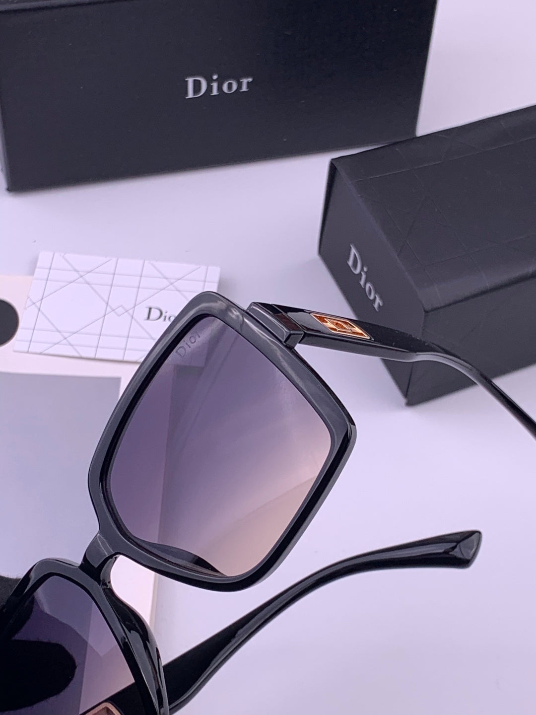 Dior D78000 Fashion Gold Lens Sunglasses for Men & Women - 371951 - detail image 3