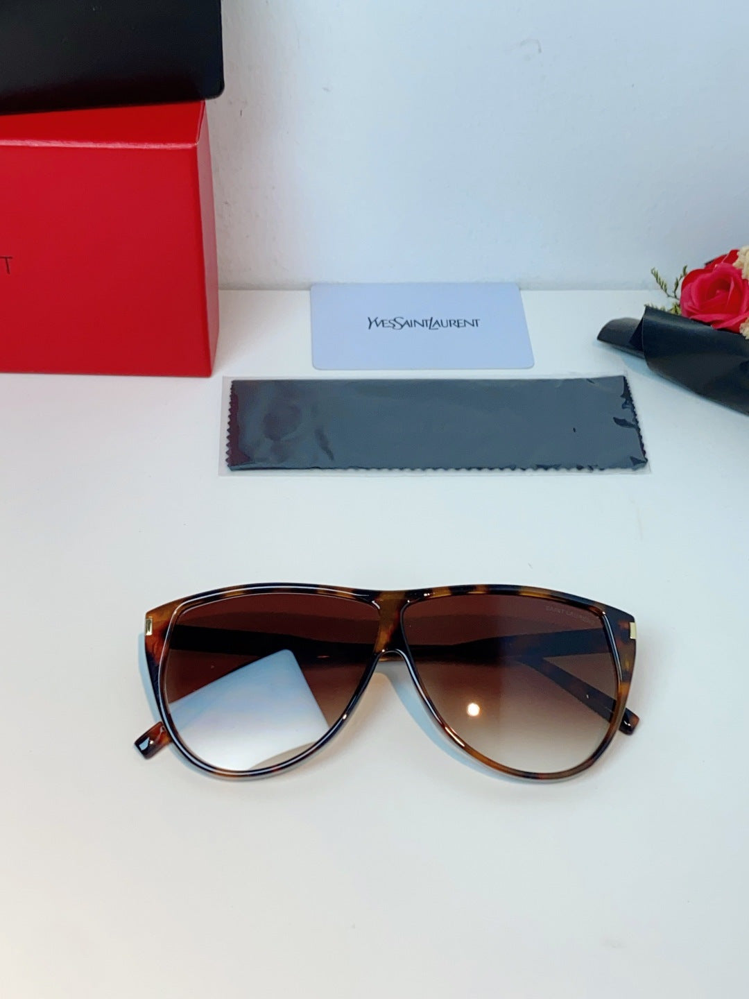 Saint Laurent Cat-Eye Red Lens Sunglasses for Men & Women - detail image 10