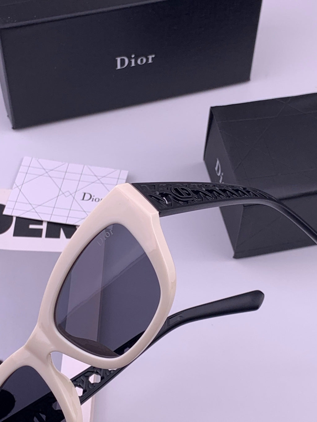 Dior D7911 Polarized Square Blue Lens Sunglasses for Men & Women - 382452 - detail image 3