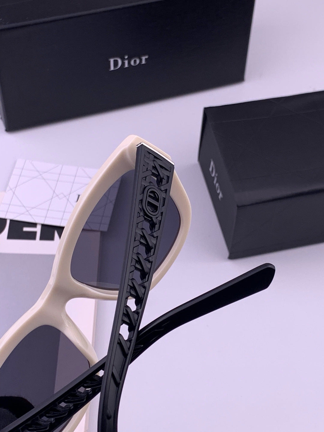 Dior D7911 Polarized Square Blue Lens Sunglasses for Men & Women - 382452 - detail image 5