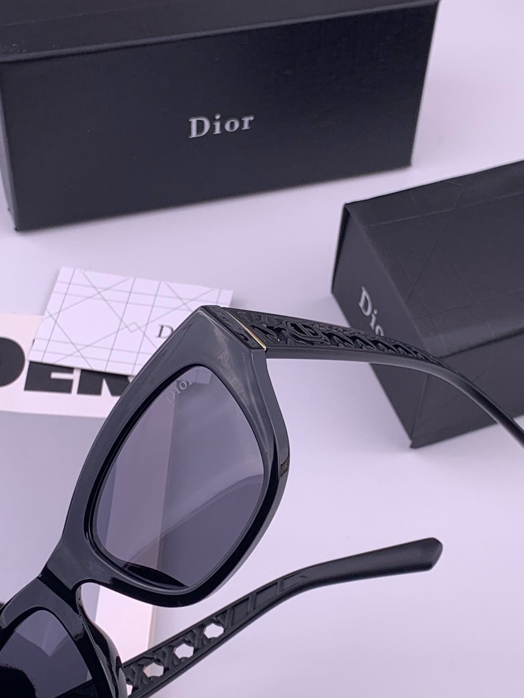 Dior D7911 Polarized Square Black Lens Sunglasses for Men & Women - 382453 - detail image 4