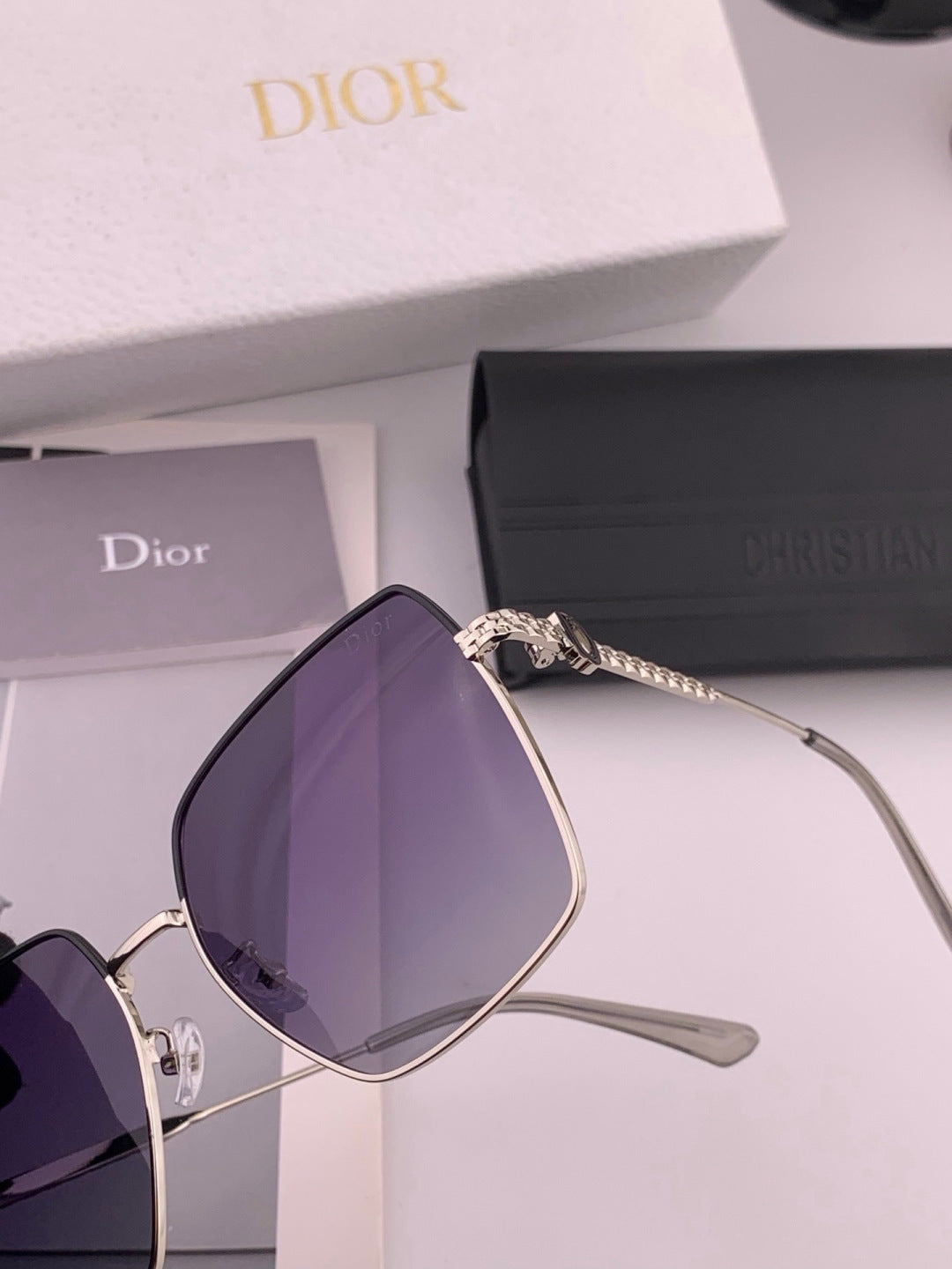 Dior D6310 Polarized Square Red Lens Sunglasses for Men & Women - 398744 - detail image 4