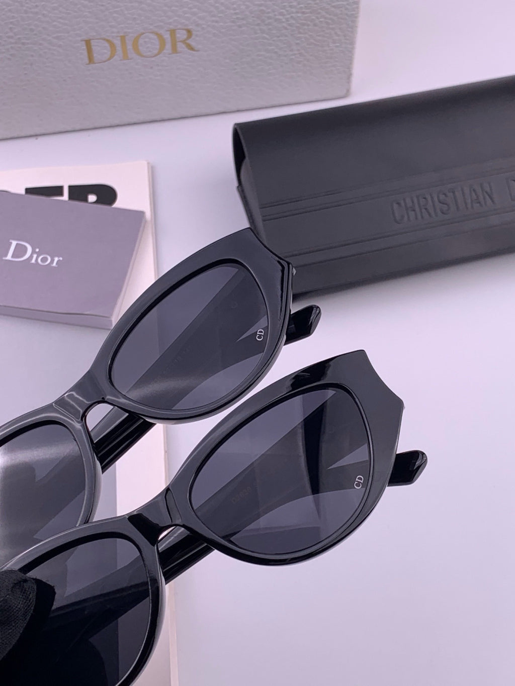 Dior D0293 Fashion Black Lens Sunglasses for Men & Women - 415475 - detail image 2