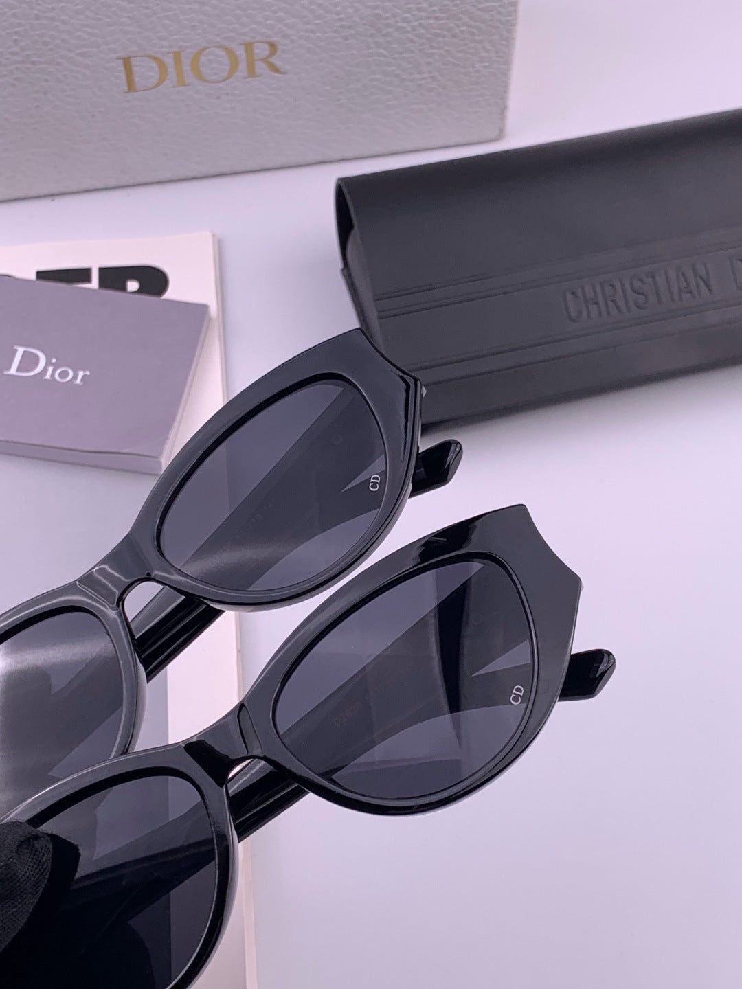 Dior D0293 Fashion Black Lens Sunglasses for Men & Women - 415475 - detail image 2