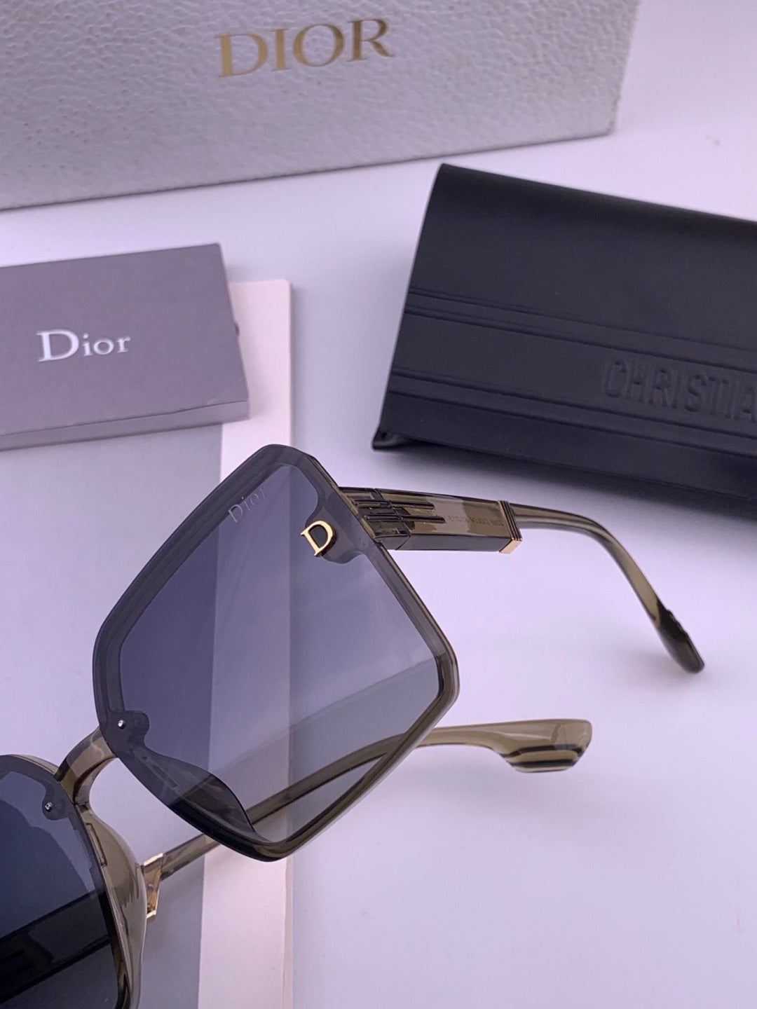 Dior CD8226 Polarized Square Gold Lens Sunglasses for Women - 415518 - detail image 2