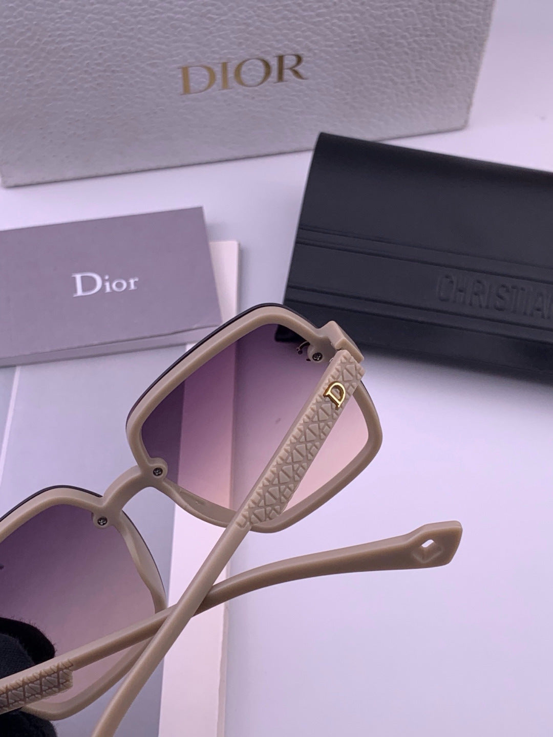 Dior D47002 Fashion Purple Lens Sunglasses for Men & Women - 415449 - detail image 4