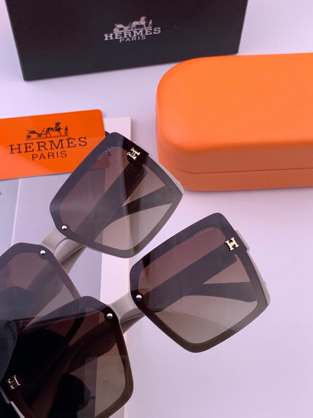 Hermès H1605 Square Black Lens Sunglasses for Men & Women - 433003 - detail image 4