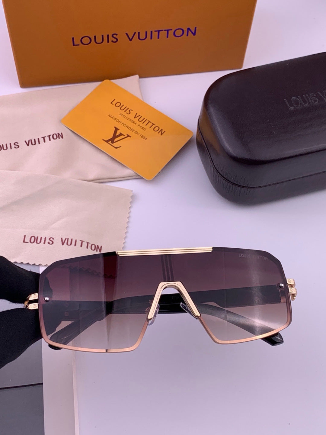 Louis Vuitton L71757 Aviator Blue Lens Sunglasses for Men & Women - 431207 - detail image 3