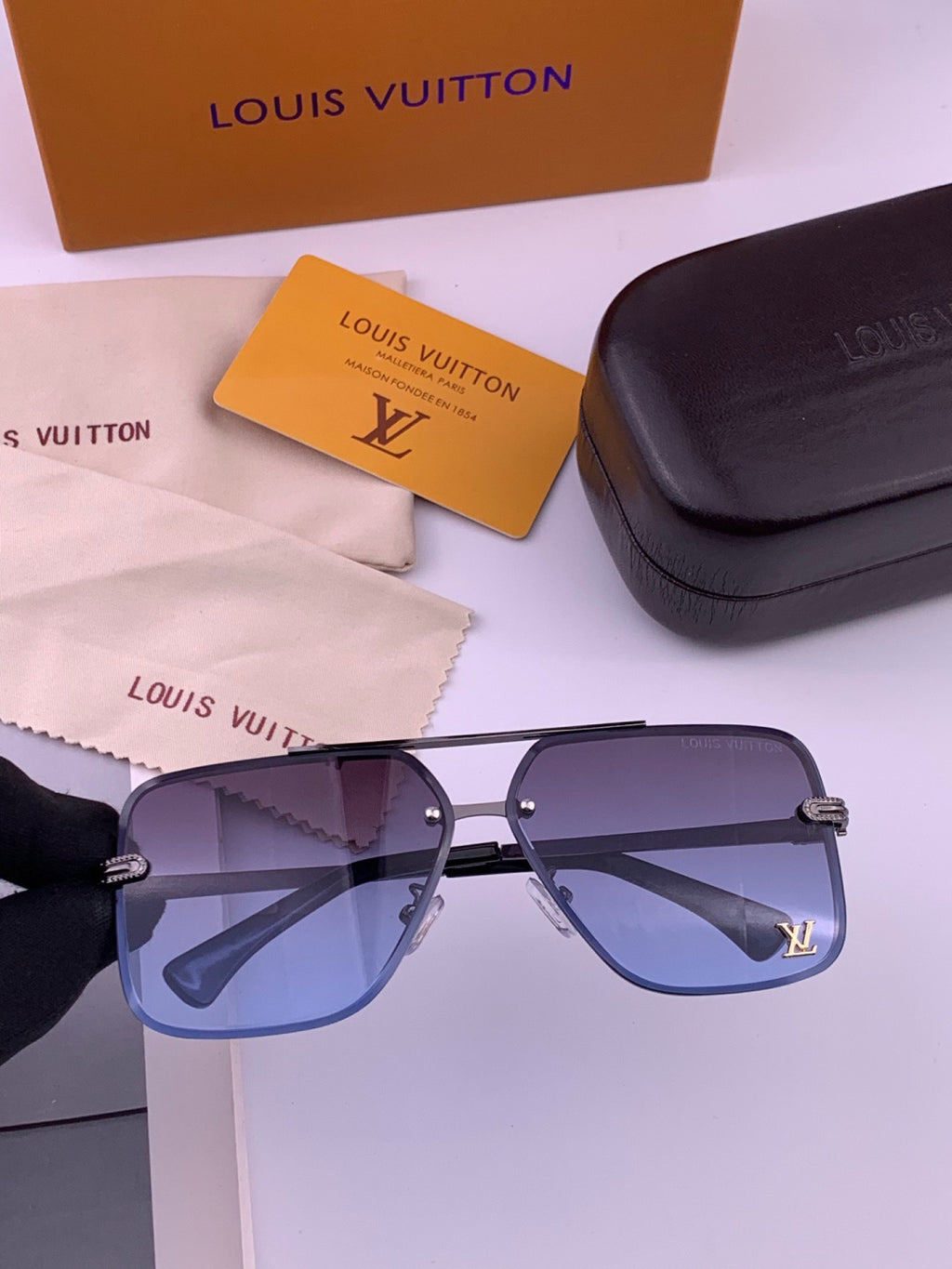 Louis Vuitton L91747 Aviator Gold Lens Sunglasses for Men & Women - 431213