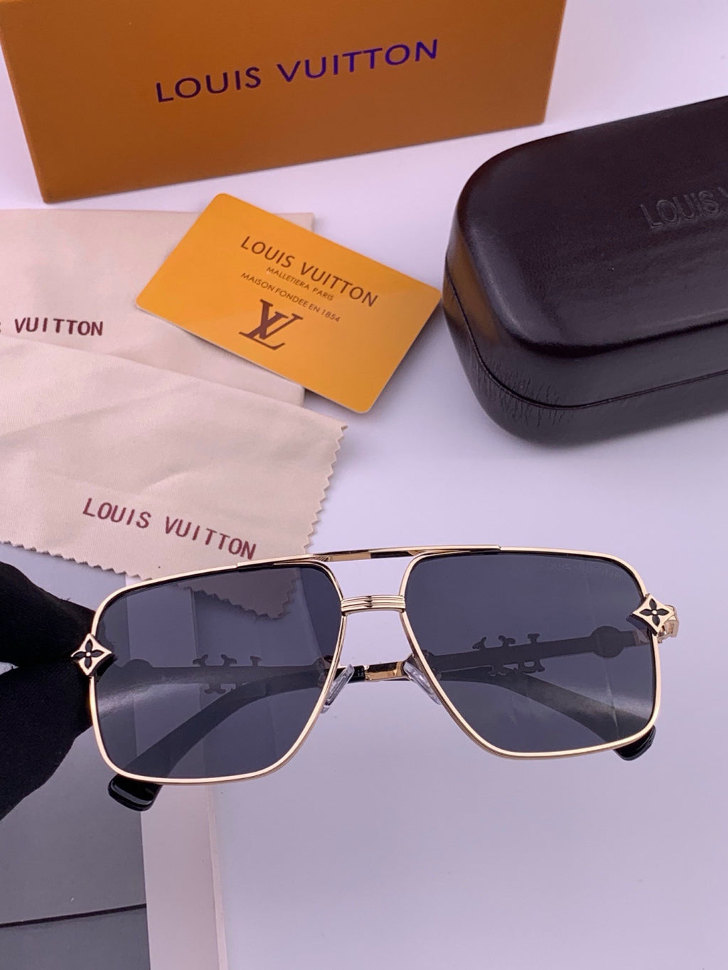 Louis Vuitton L11757 Aviator Black Lens Sunglasses for Men & Women - 431200