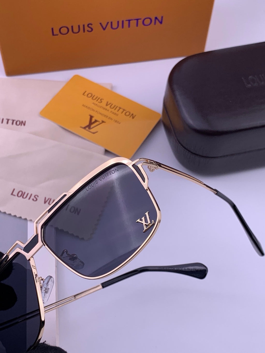 Louis Vuitton L91757 Aviator Orange Lens Sunglasses for Men & Women - 431201 - detail image 2