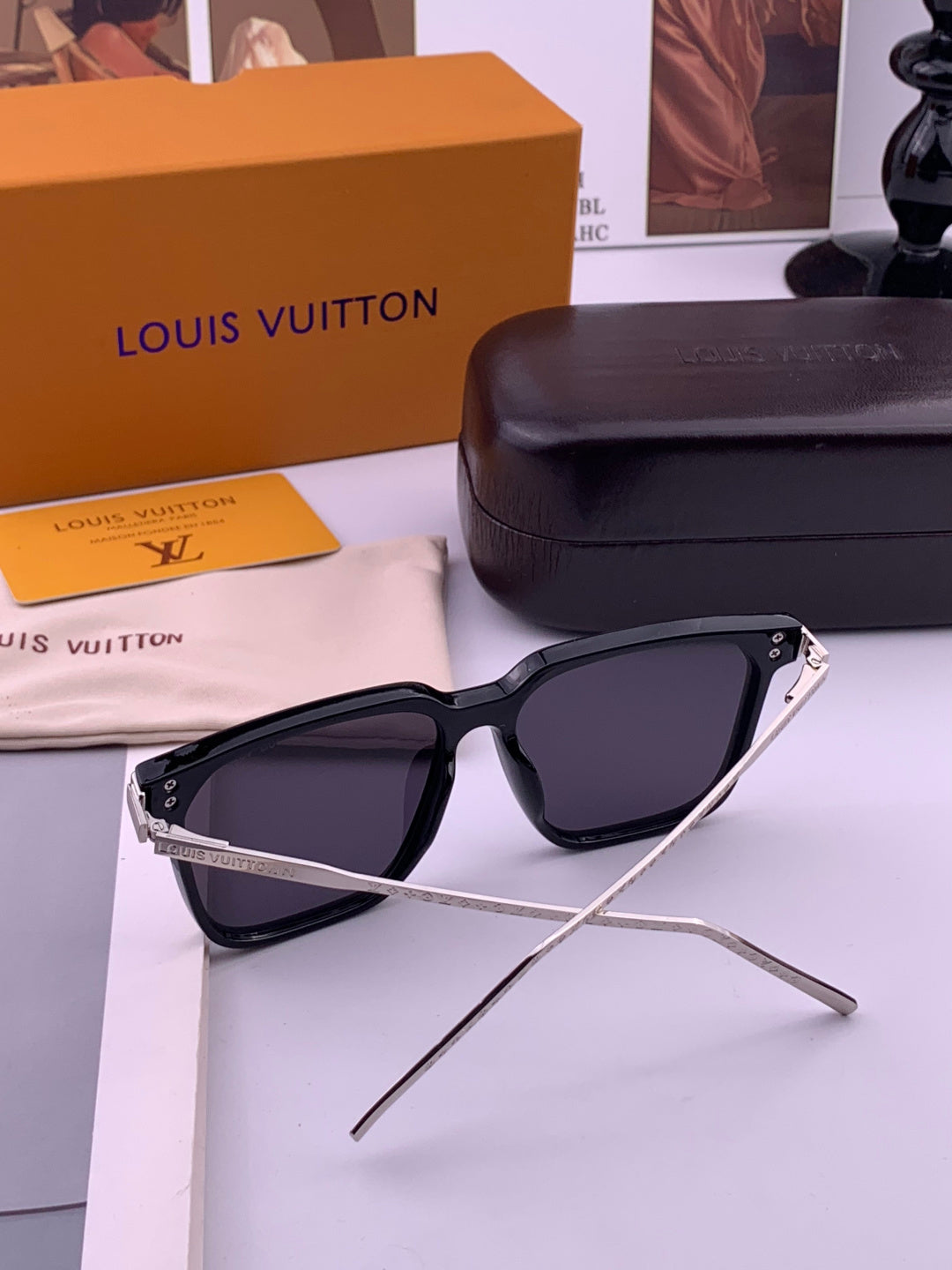Louis Vuitton L7166 Aviator Gold Lens Sunglasses for Men & Women - 431197 - detail image 6