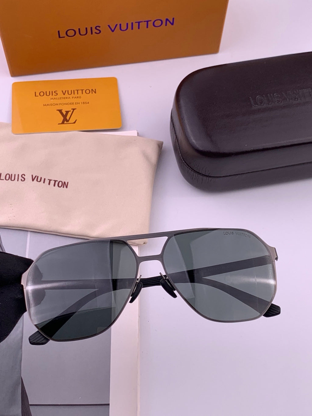 Louis Vuitton L6229 Polarized Aviator Blue Lens Sunglasses for Men - 431198 - detail image 3