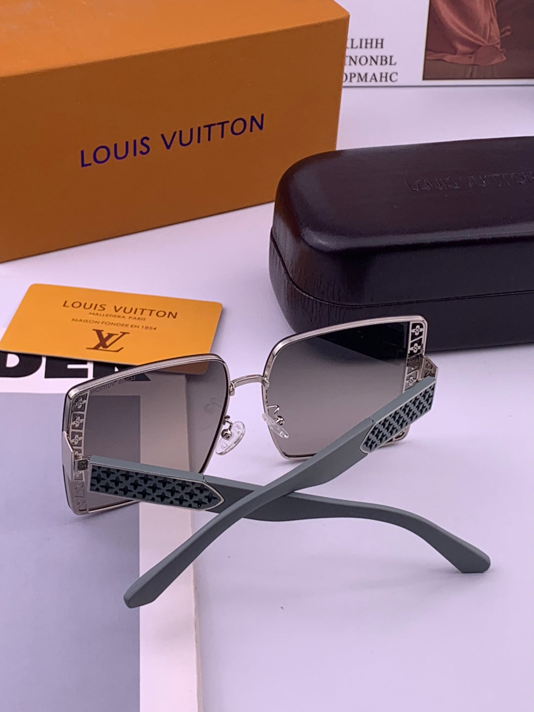 Louis Vuitton L2798 Polarized Square Gray Lens Sunglasses for Men & W - 431284 - detail image 4