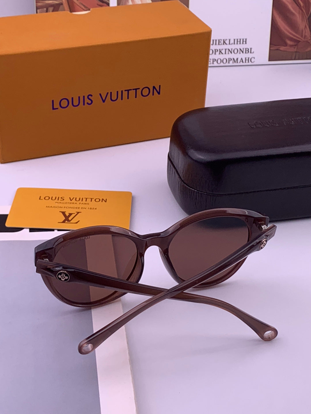 Louis Vuitton L6907 Fashion Black Lens Sunglasses for Men & Women - 431285 - detail image 5