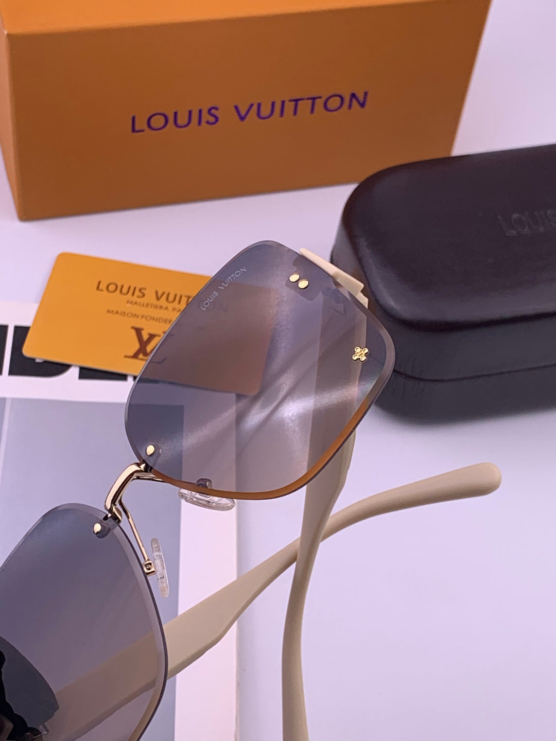Louis Vuitton L1550 Square Brown Lens Sunglasses for Men & Women - 431287 - detail image 4