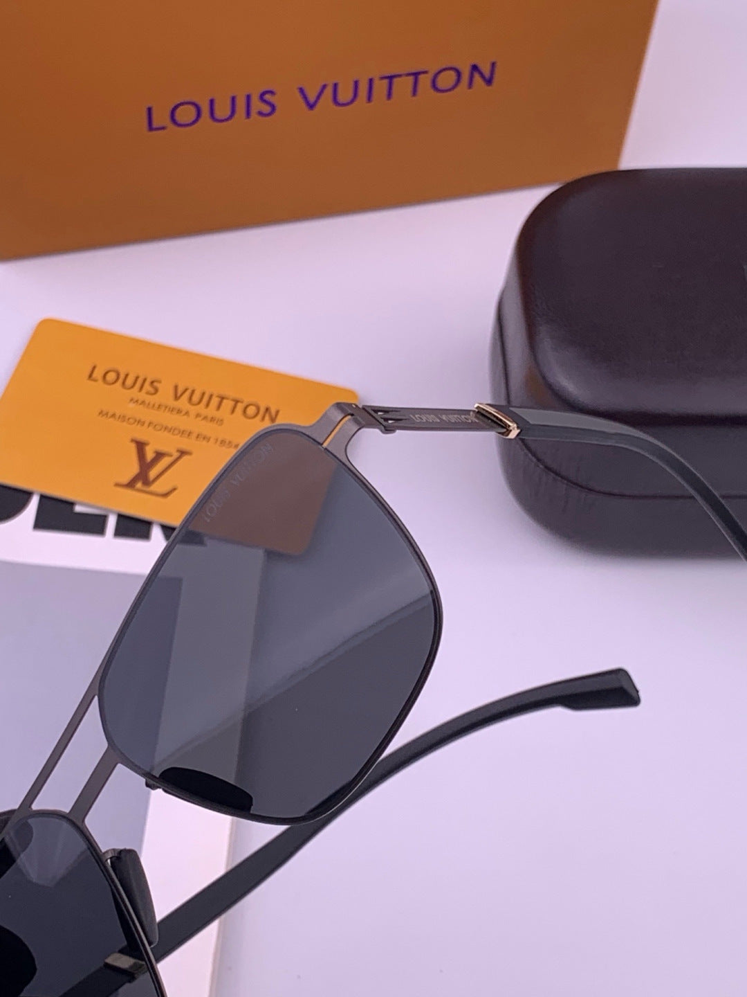 Louis Vuitton L816 Fashion Gold Lens Sunglasses for Men & Women - 431264 - detail image 3