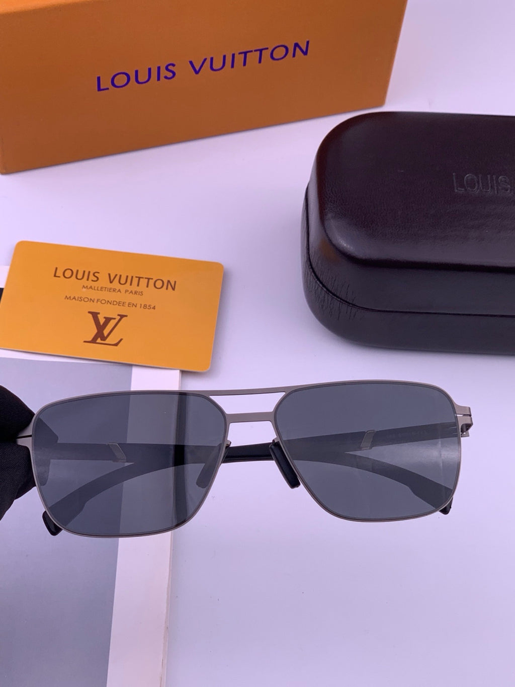 Louis Vuitton L816 Fashion Gold Lens Sunglasses for Men & Women - 431264