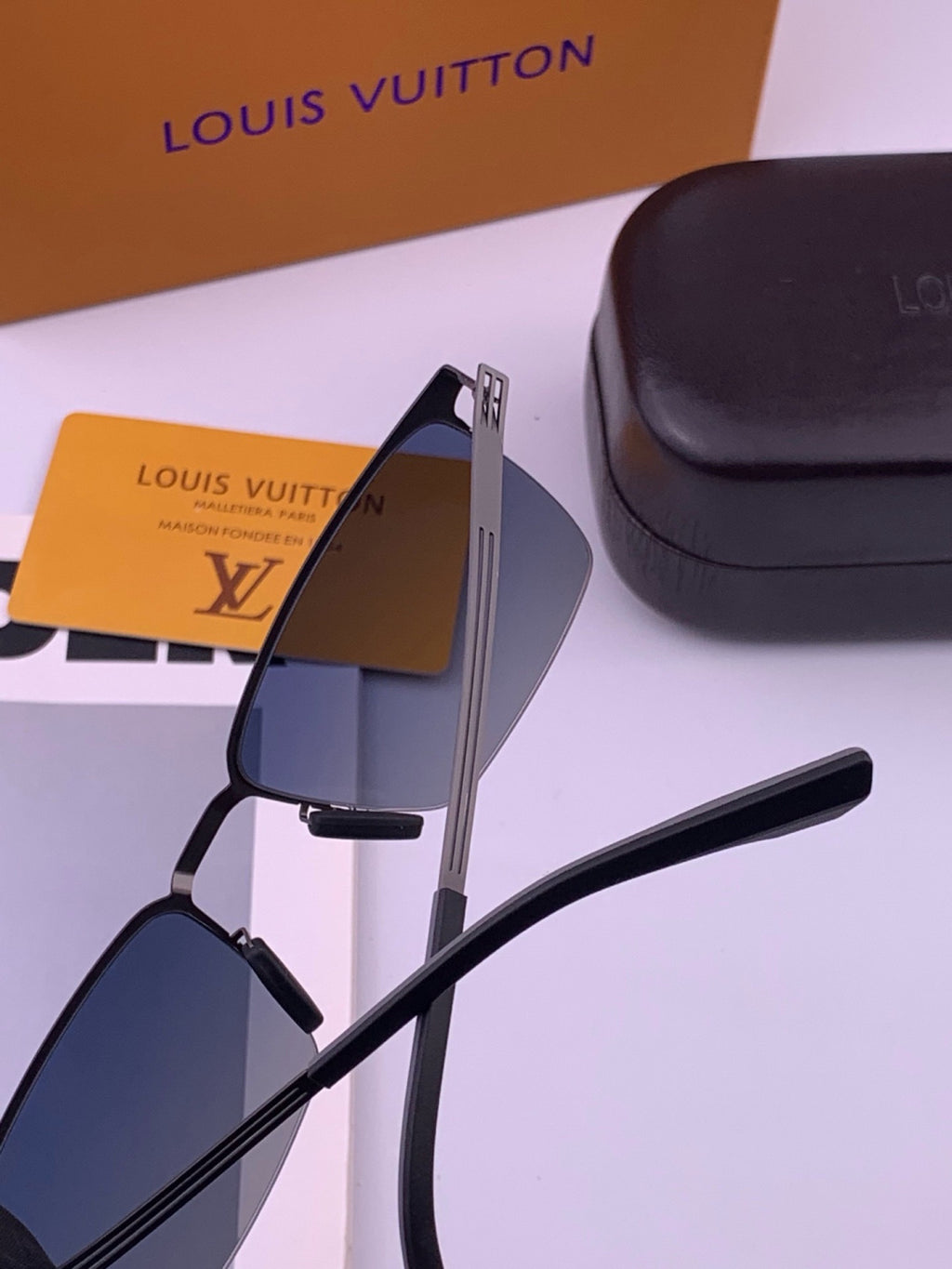 Louis Vuitton L510 Fashion Gold Lens Sunglasses for Men & Women - 431276 - detail image 5