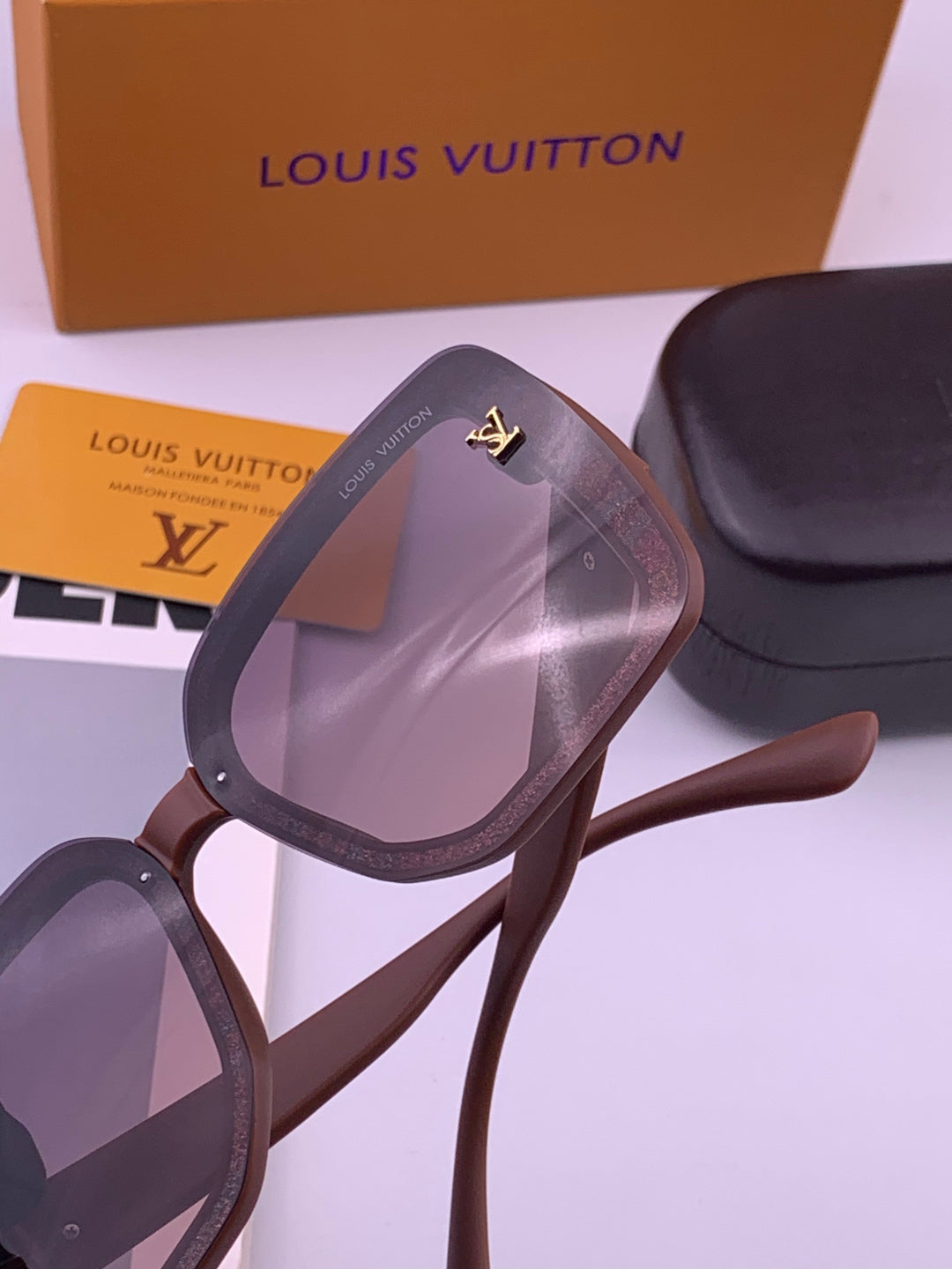 Louis Vuitton L2990 Square Black Lens Sunglasses for Men & Women - 431191 - detail image 2