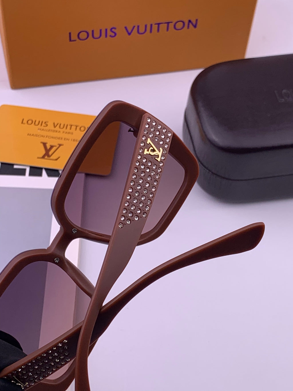 Louis Vuitton L2990 Square Black Lens Sunglasses for Men & Women - 431191 - detail image 3