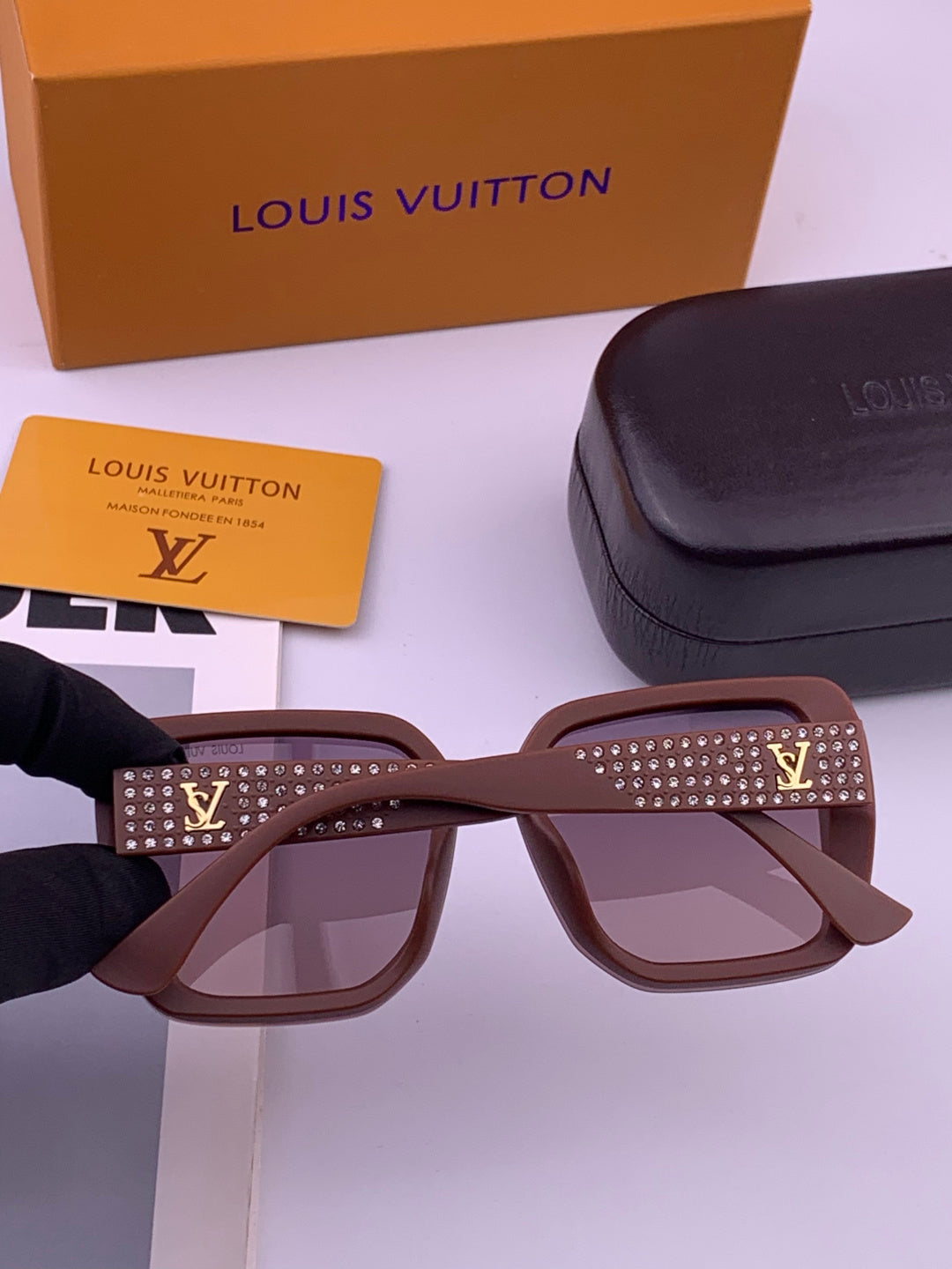 Louis Vuitton L2990 Square Black Lens Sunglasses for Men & Women - 431191 - detail image 5