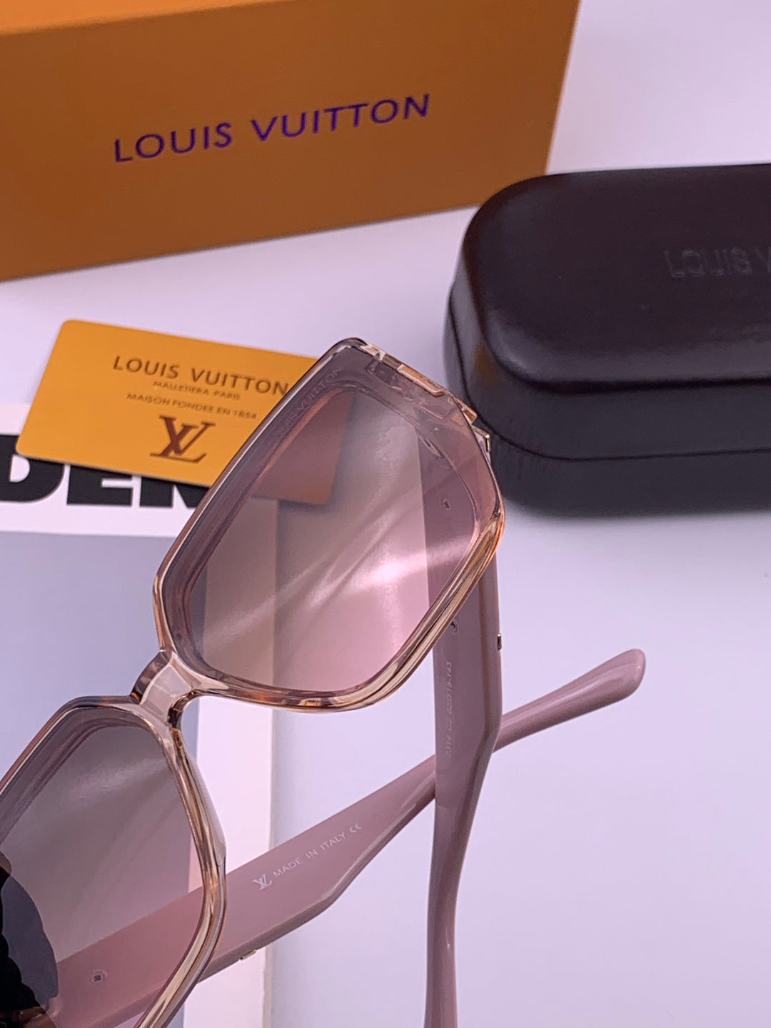 Louis Vuitton L4231 Square Brown Lens Sunglasses for Men & Women - 431192 - detail image 4