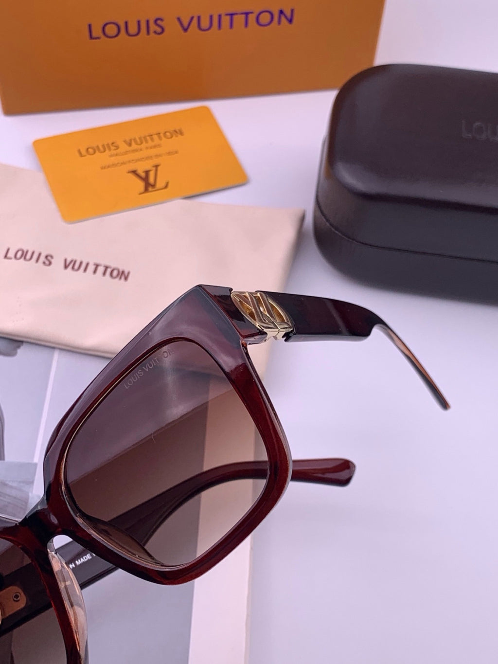 Louis Vuitton L95801 Square Gold Lens Sunglasses for Women - 431178 - detail image 5