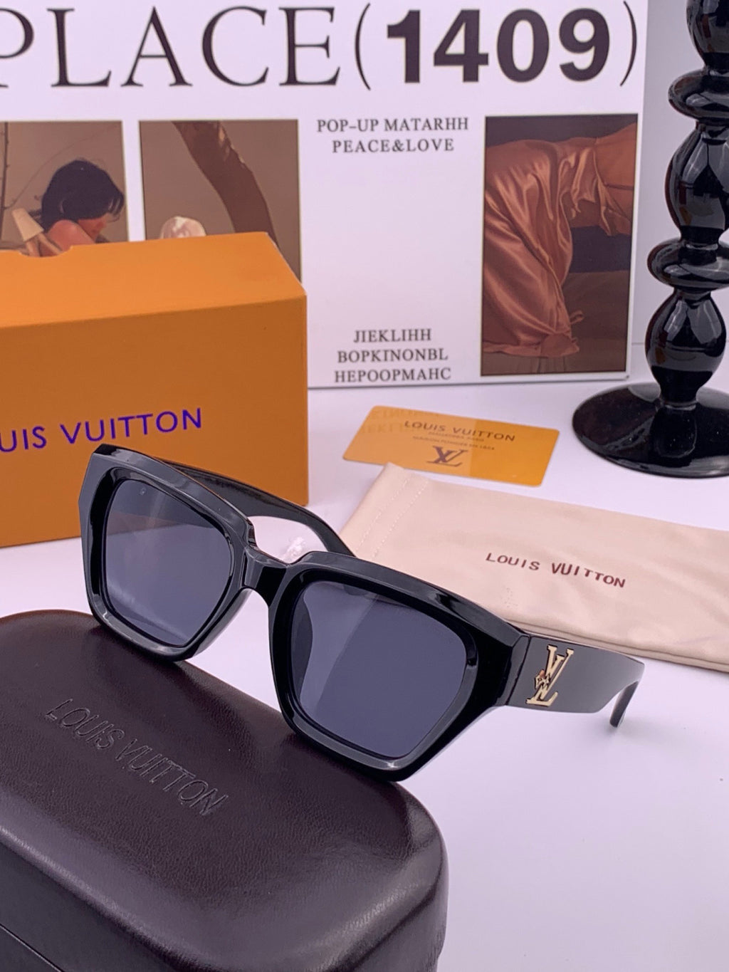 Louis Vuitton L26900 Square Black Lens Sunglasses for Women - 431180 - detail image 3