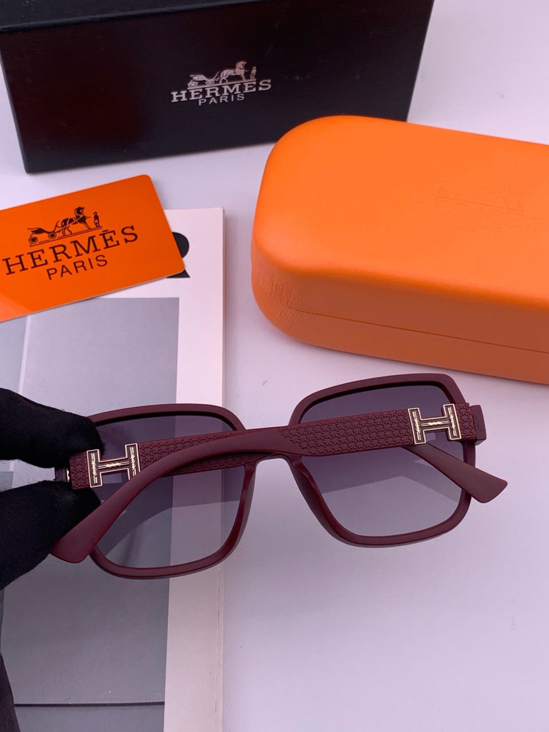 Hermès H8303 Square Black Lens Sunglasses for Men & Women - 433030 - detail image 3