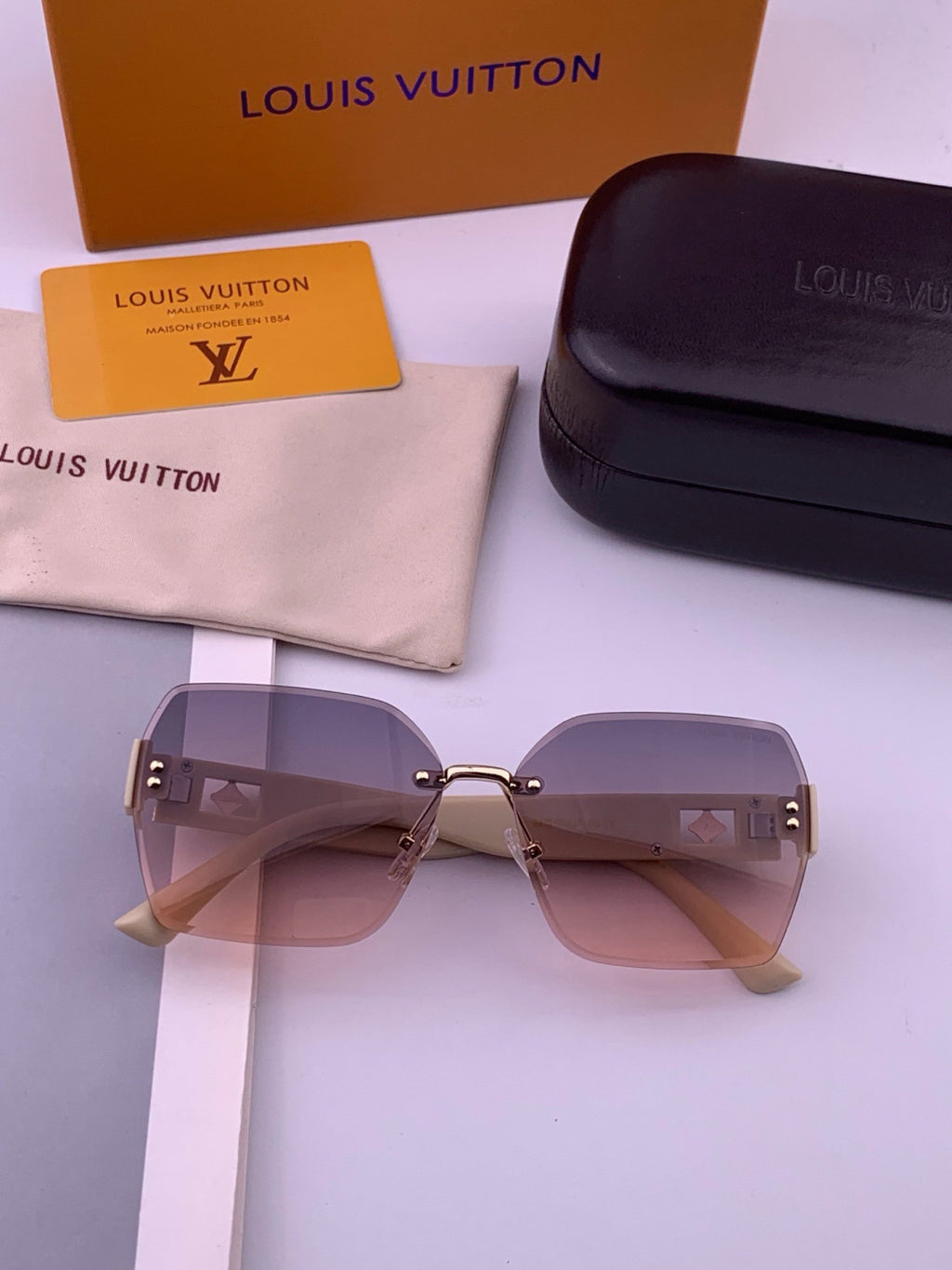 Louis Vuitton L9261 Square Gold Lens Sunglasses for Men & Women - 431181
