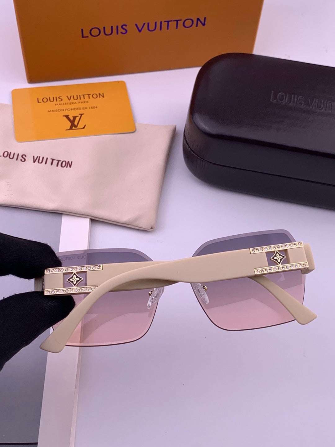 Louis Vuitton L9261 Square Gold Lens Sunglasses for Men & Women - 431181 - detail image 4