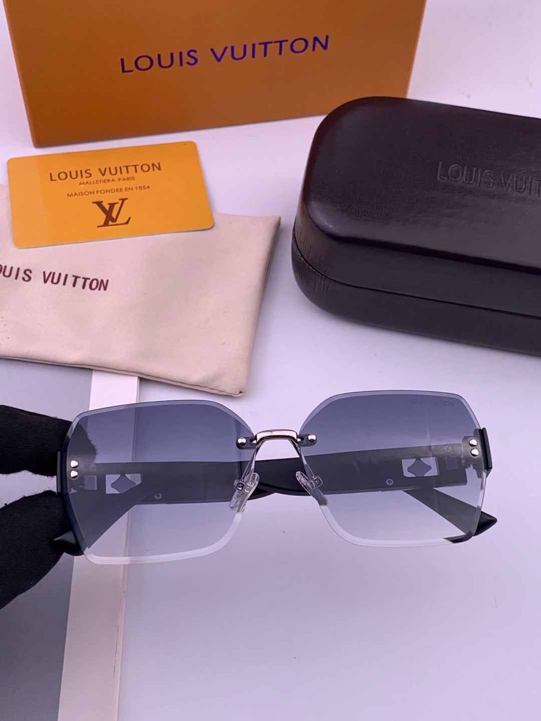 Louis Vuitton L9261 Square Black Lens Sunglasses for Men & Women - 431182