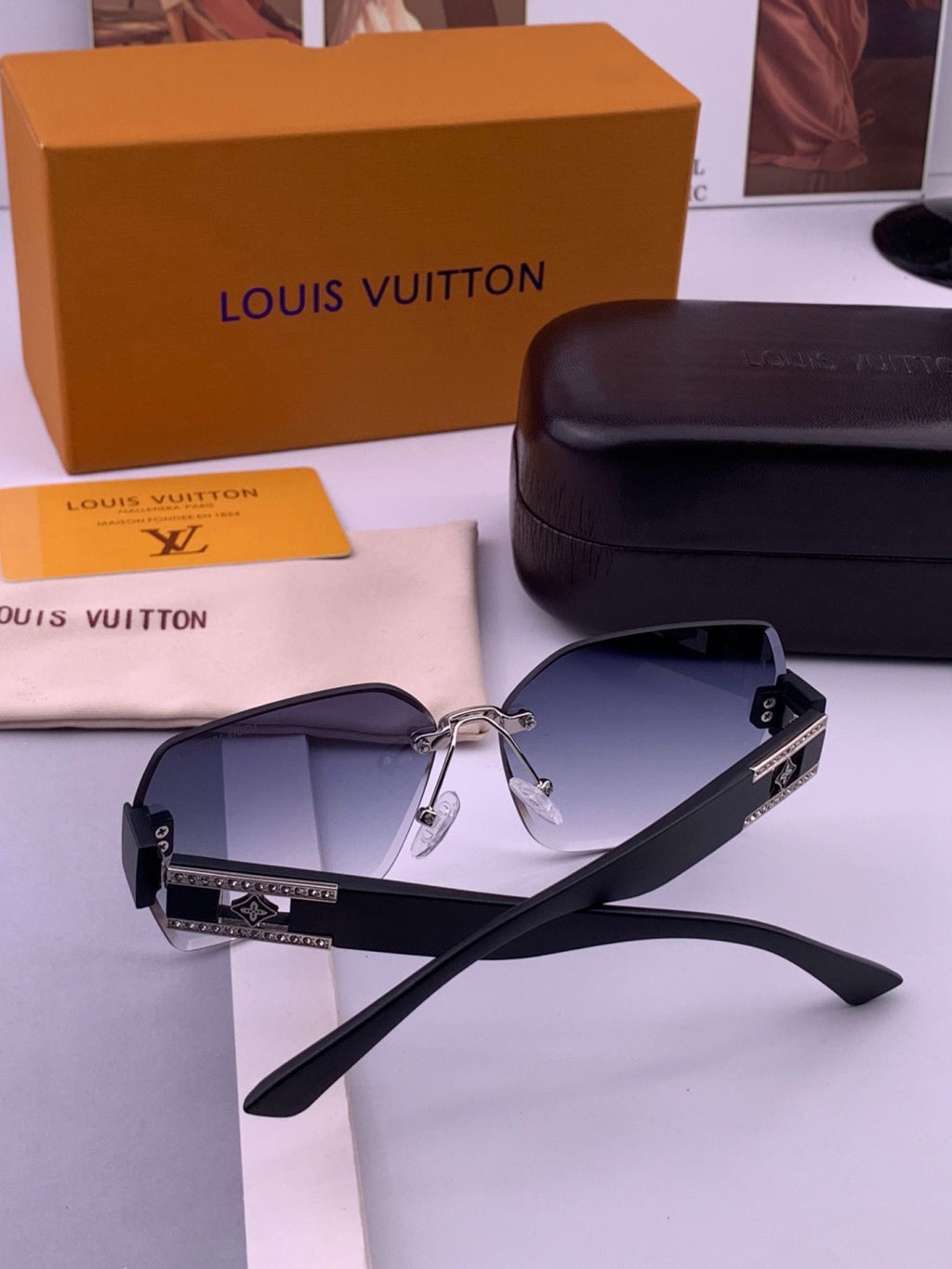Louis Vuitton L9261 Square Black Lens Sunglasses for Men & Women - 431182 - detail image 6