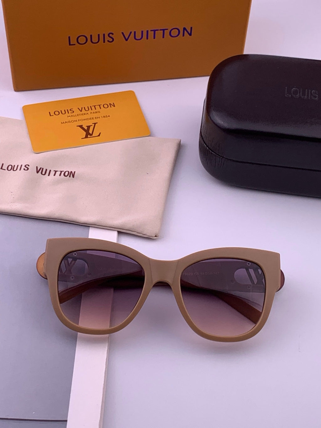 Louis Vuitton L07002 Square Purple Lens Sunglasses for Women - 431184 - detail image 5