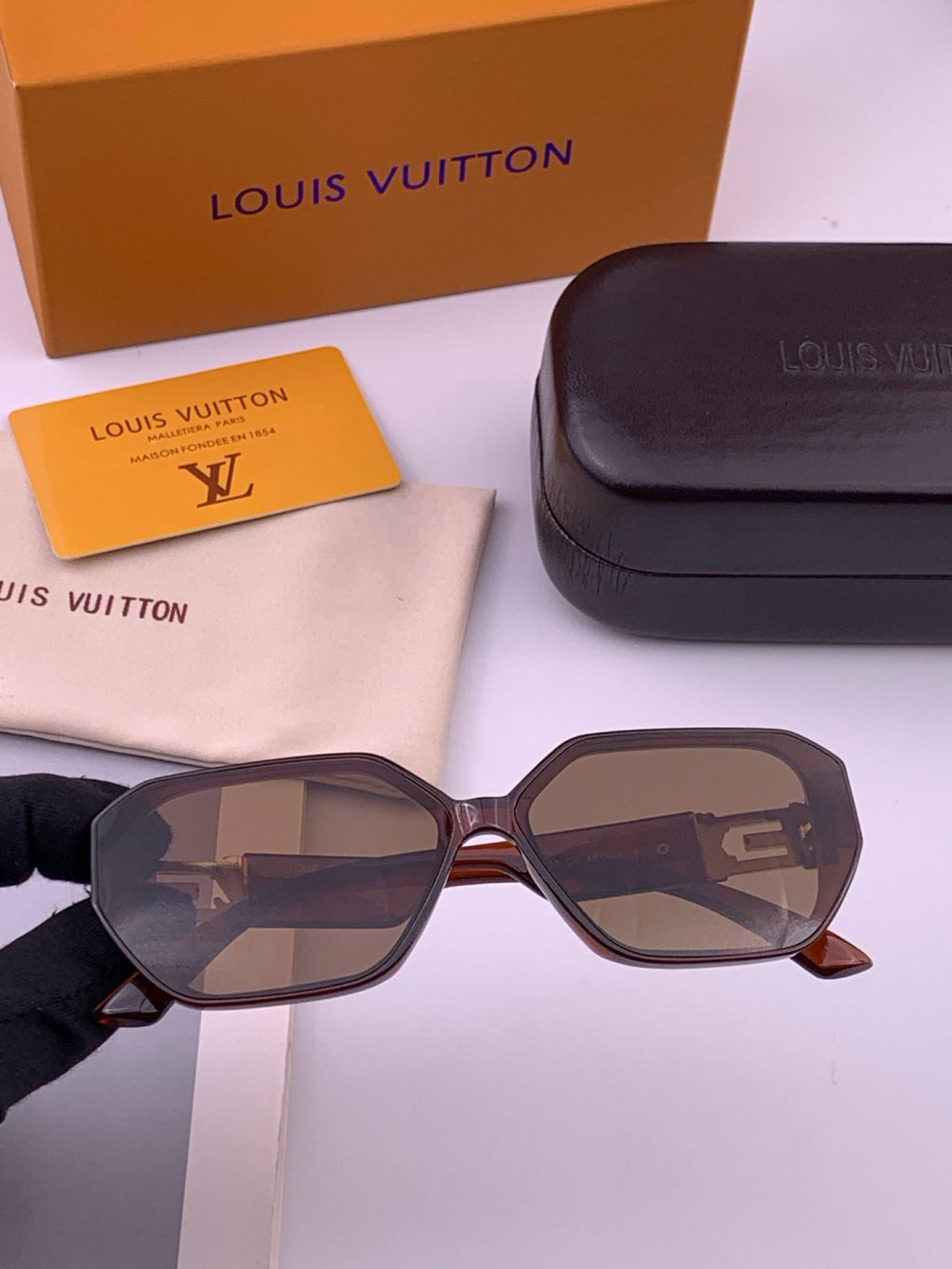 Louis Vuitton L17001 Square Black Lens Sunglasses for Women - 431187