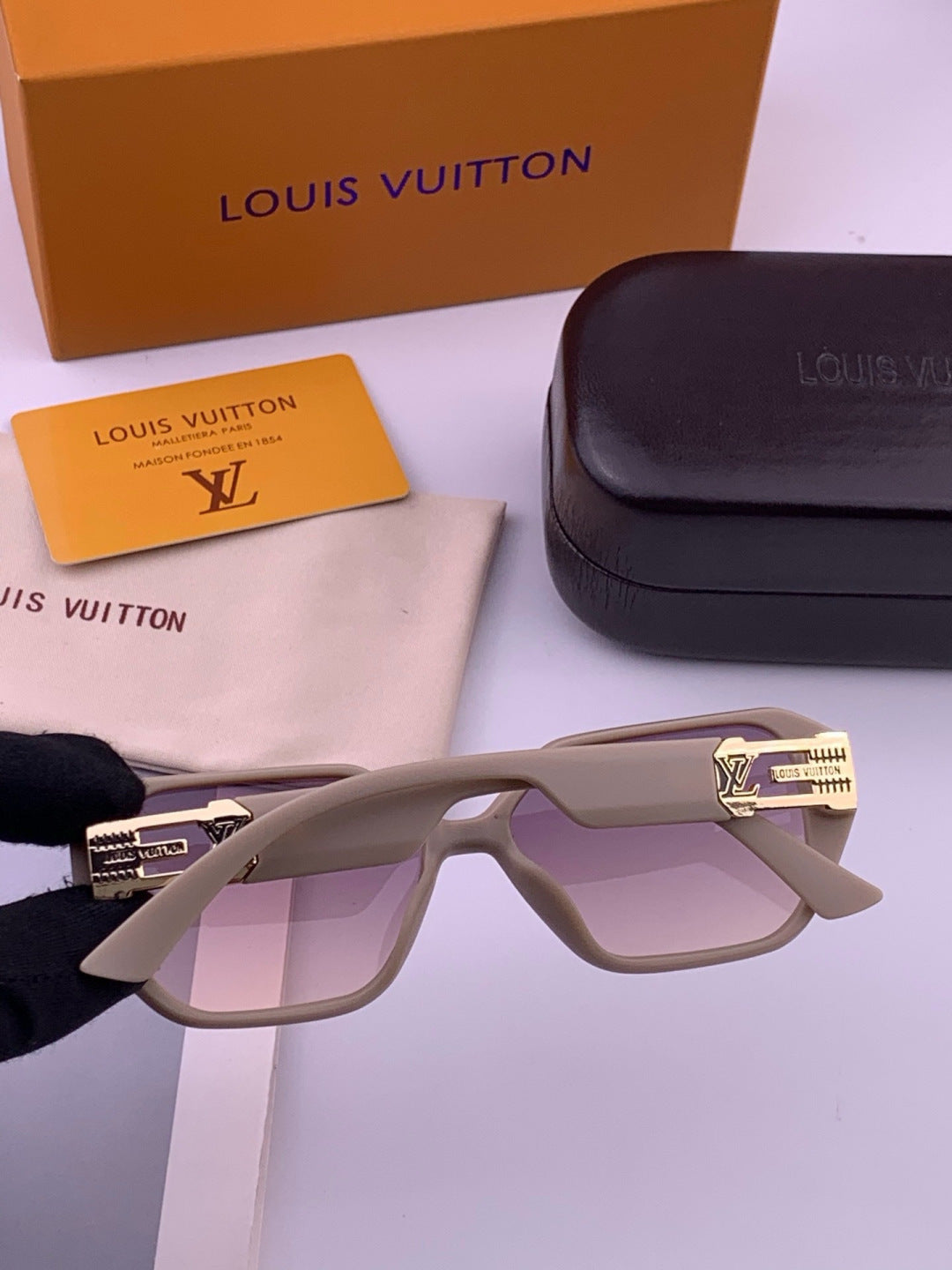 Louis Vuitton L17001 Square Purple Lens Sunglasses for Women - 431189 - detail image 6