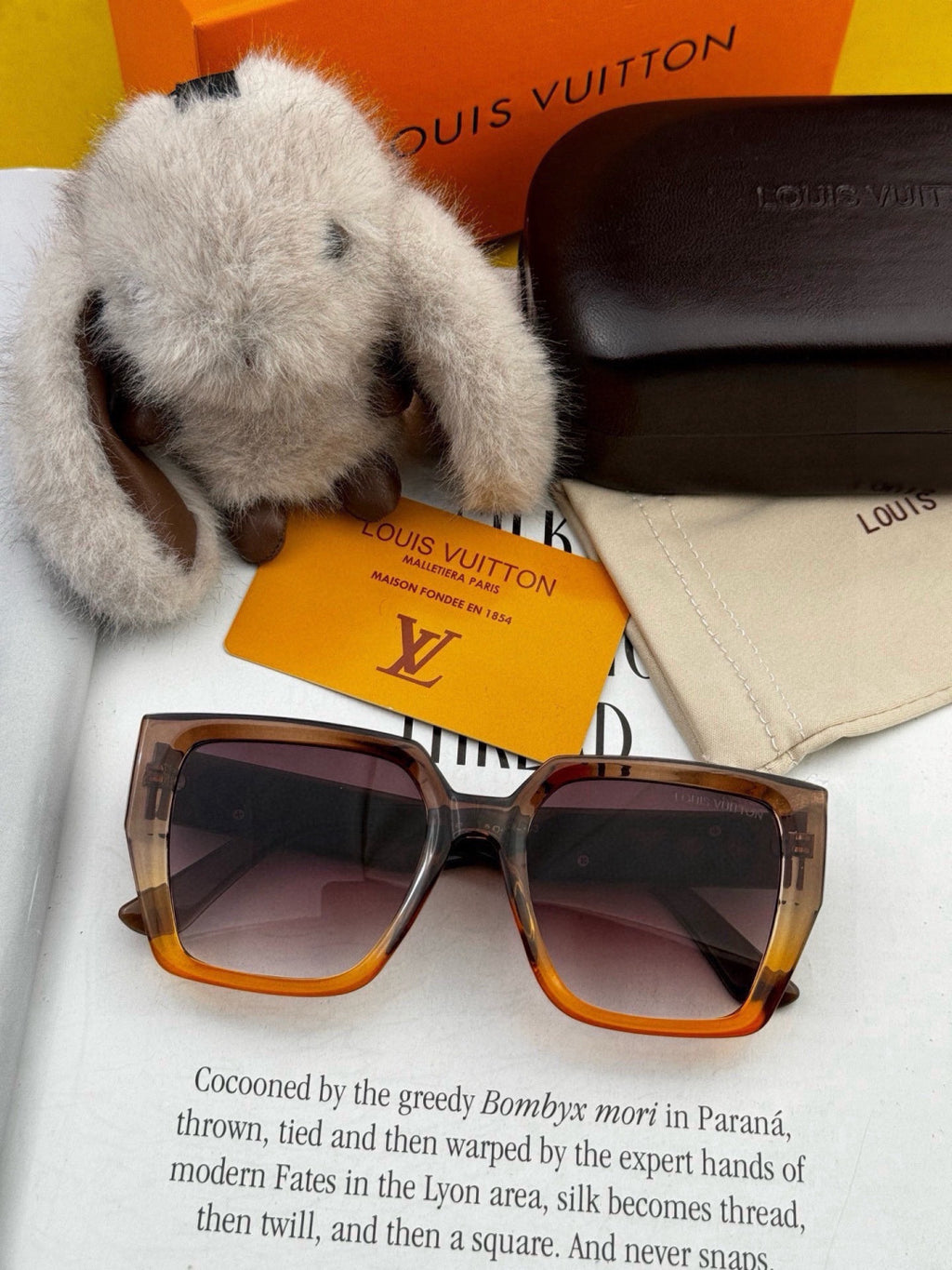 Louis Vuitton L6133 Square Red Lens Sunglasses for Women - 431163 - detail image 2