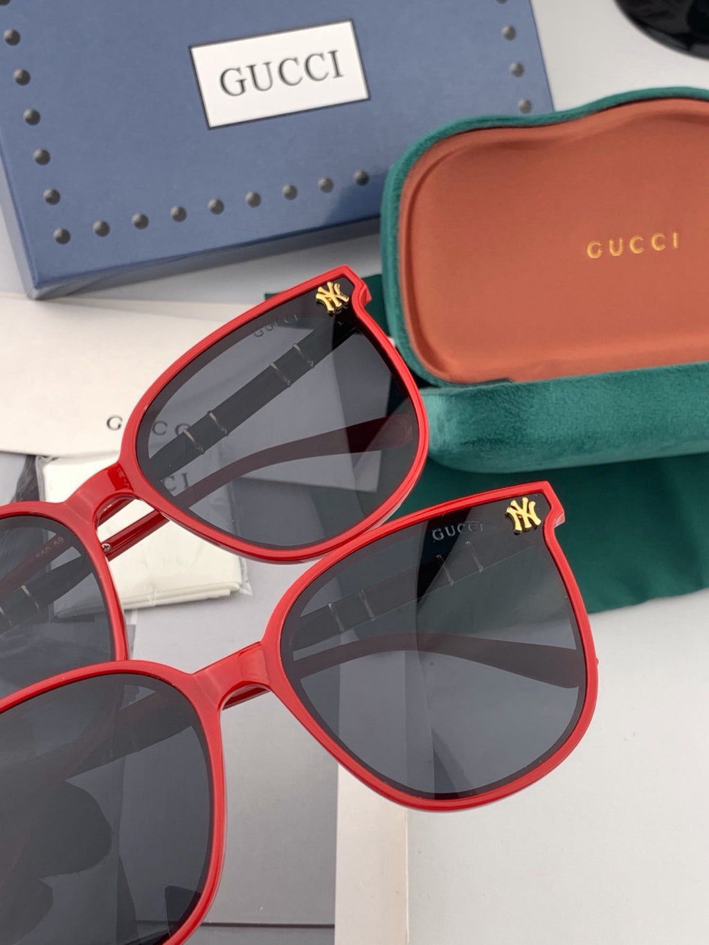 Gucci G15501 Polarized Round Gold Lens Sunglasses for Men & Women - 431350 - detail image 3