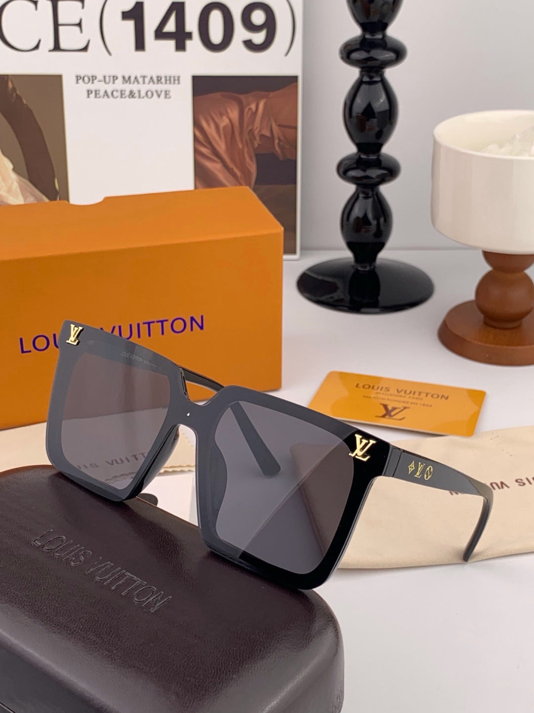 Louis Vuitton L6006 Oversized Black Lens Sunglasses for Men & Women - 431167 - detail image 2