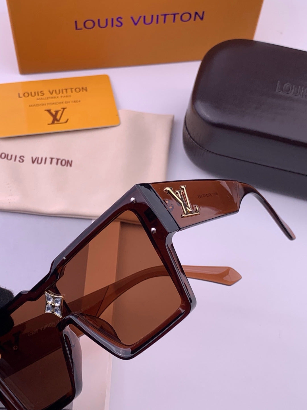 Louis Vuitton L7600 Square Black Lens Sunglasses for Women - 431171 - detail image 3