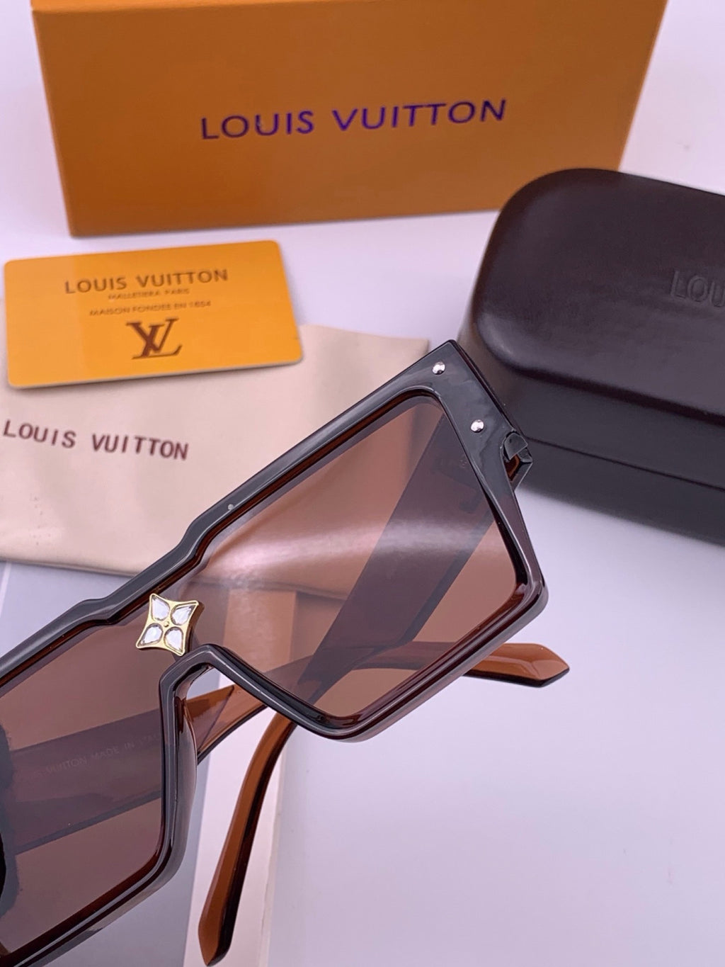Louis Vuitton L7600 Square Black Lens Sunglasses for Women - 431171 - detail image 4