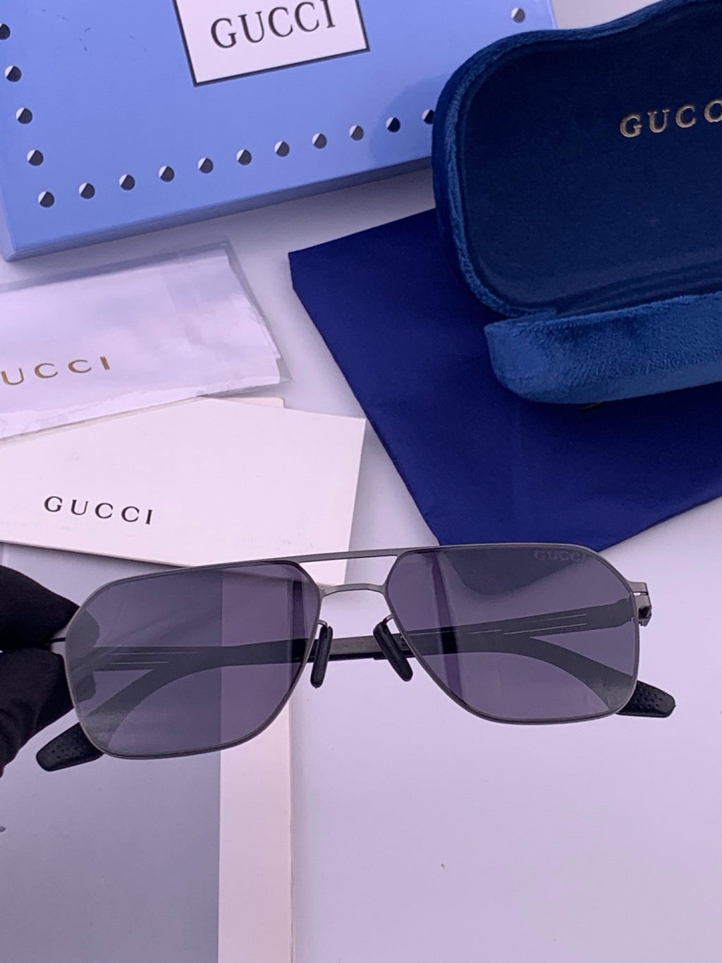 Gucci G0862 Fashion Gold Lens Sunglasses for Men & Women - 431337