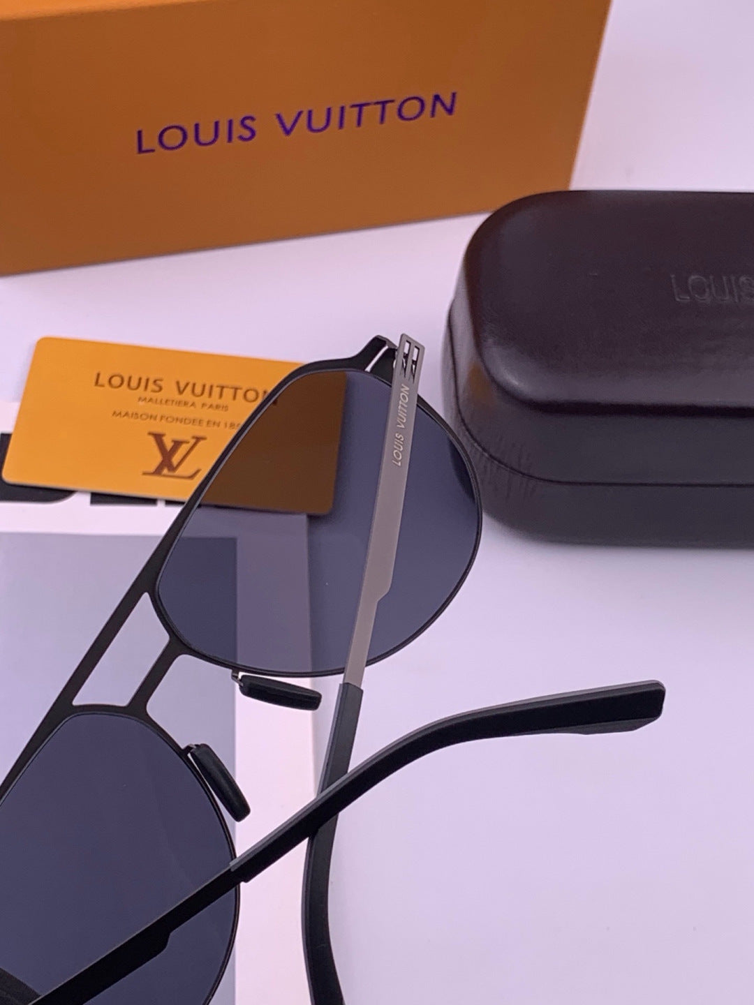 Louis Vuitton L712 Fashion Brown Lens Sunglasses for Men & Women - 431155 - detail image 4