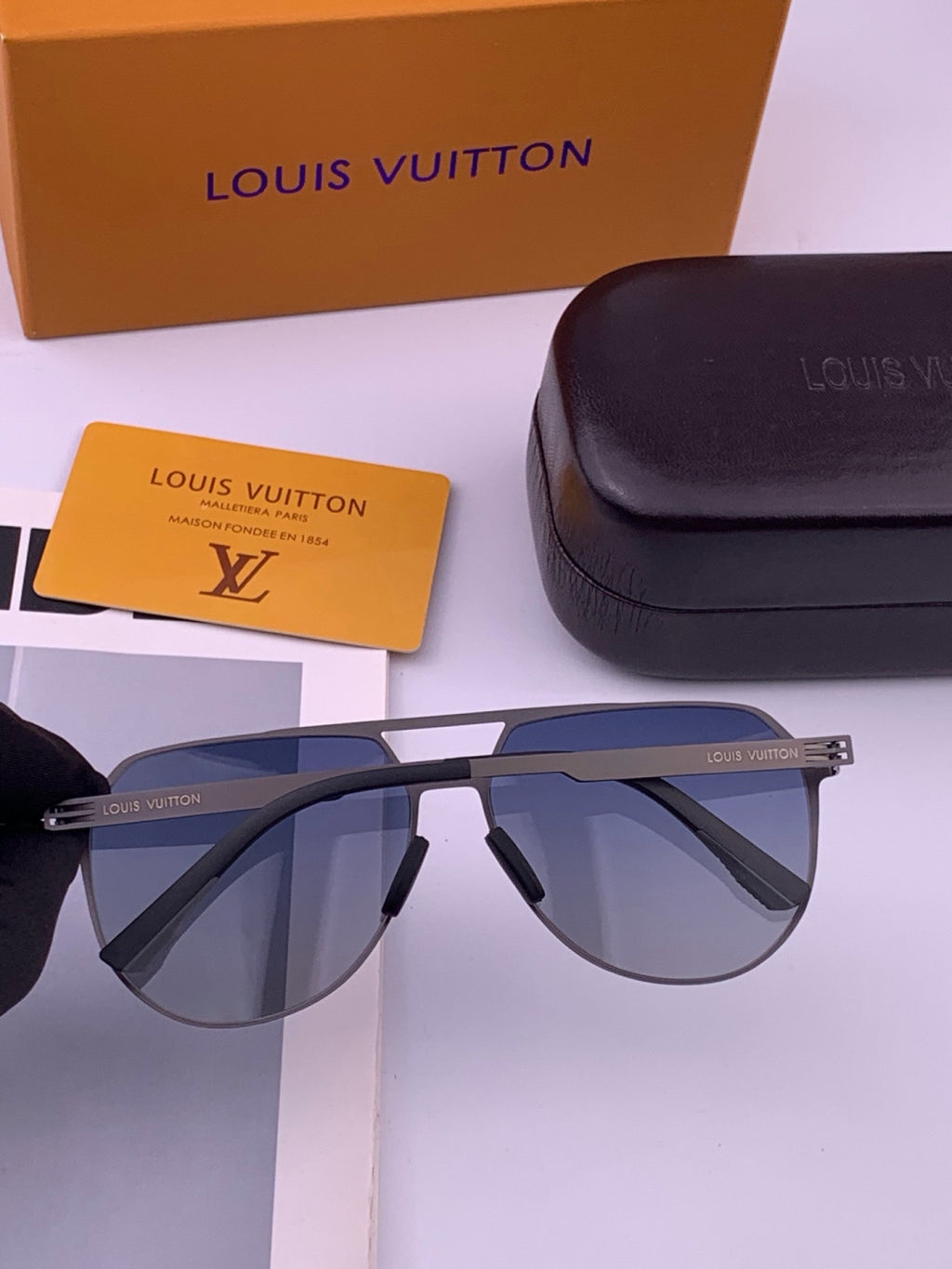 Louis Vuitton L712 Fashion Black Lens Sunglasses for Men & Women - 431156 - detail image 6