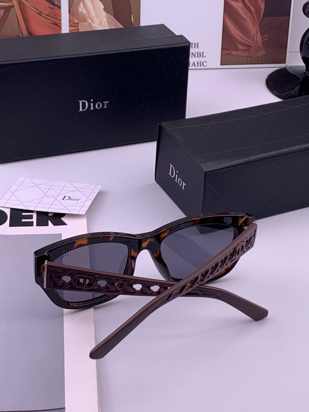 Dior D7911 Polarized Square Black Lens Sunglasses for Men & Women - 449093 - detail image 4