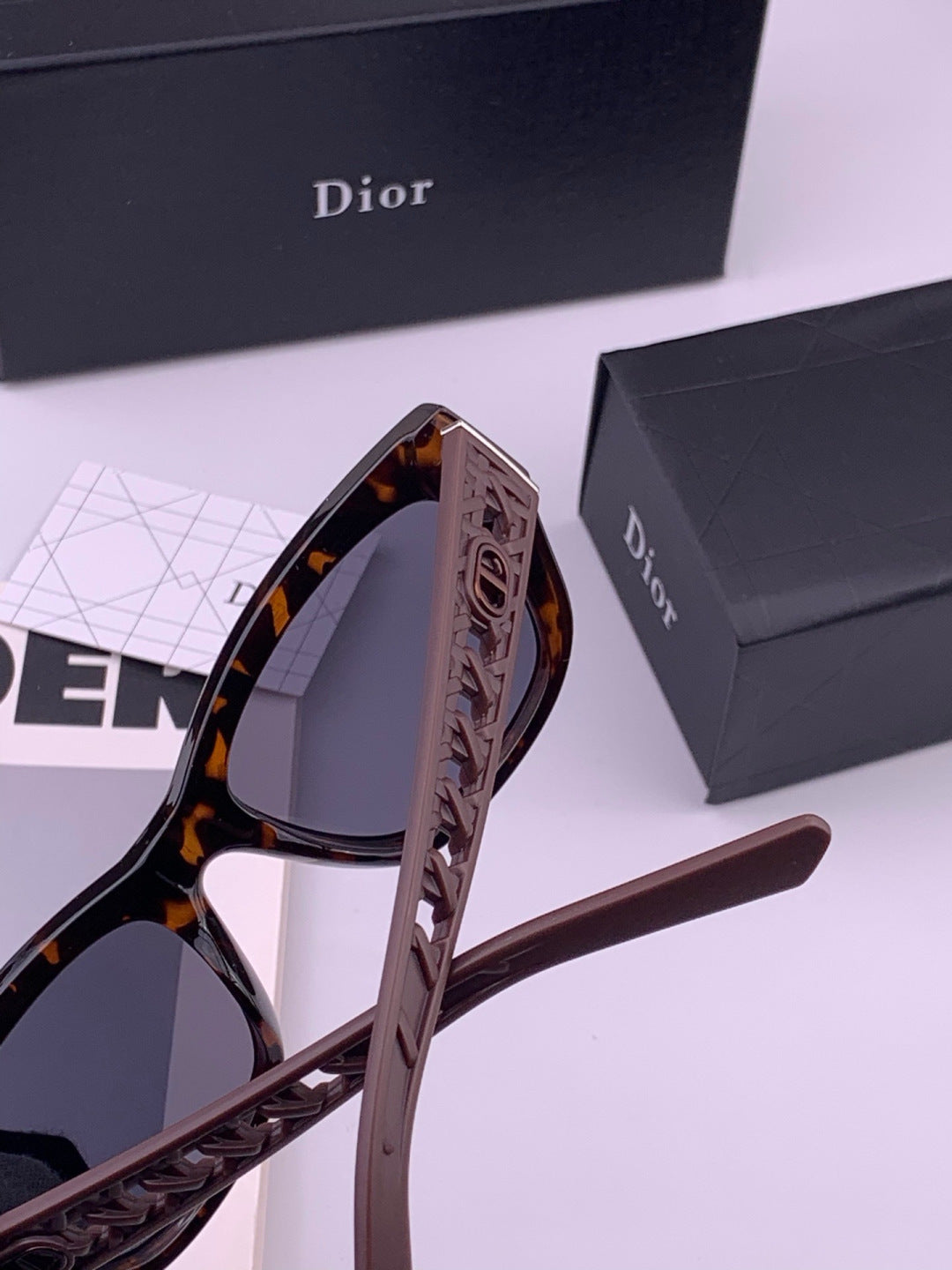 Dior D7911 Polarized Square Black Lens Sunglasses for Men & Women - 449093 - detail image 5